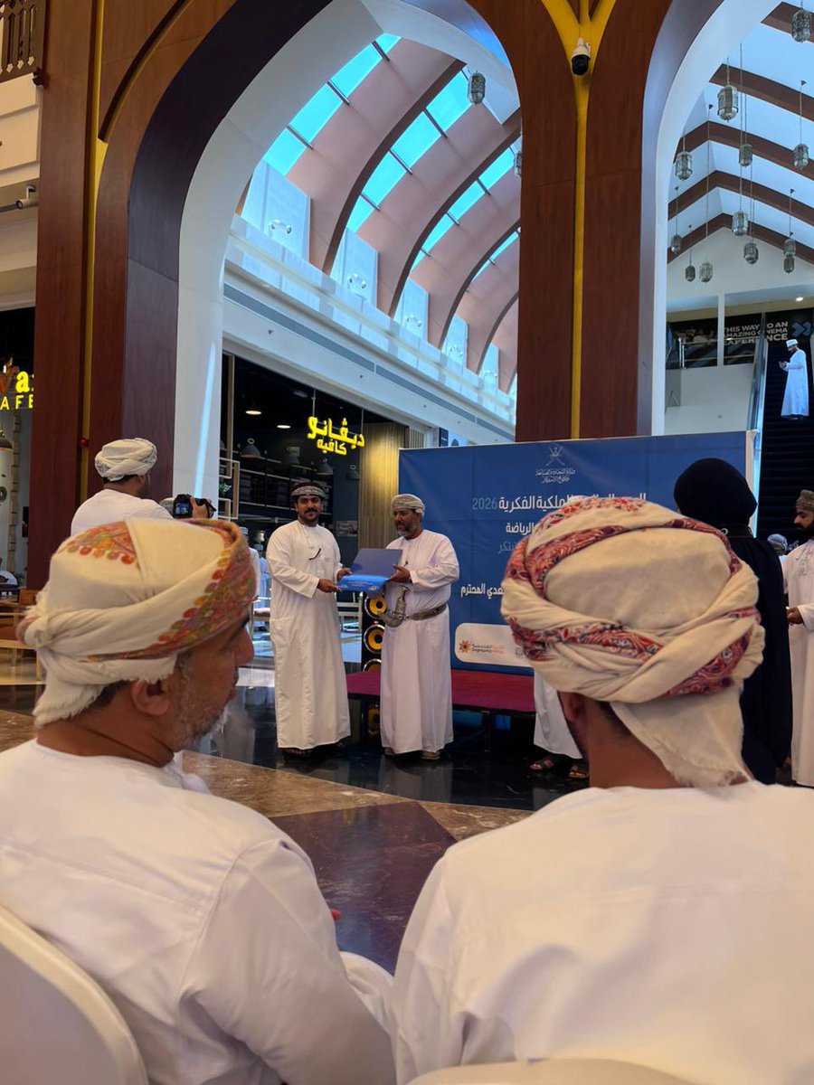 dbscuon's tweet photo. تزامناً مع اليوم العالمي للملكية الفكرية، شارك قسم علوم الحياة والكيمياء في معرض المبتكرين بمشروع "تنقية المياه باستخدام مستحلبات الشيتوزان وزيوت الزعتر"، للطلبة: داوود العويمري، عبد الله الكندي، وسعيد السناني، بإشراف أ.د. ميسون الخطيب. https://t.co/RiaJdTwtQe