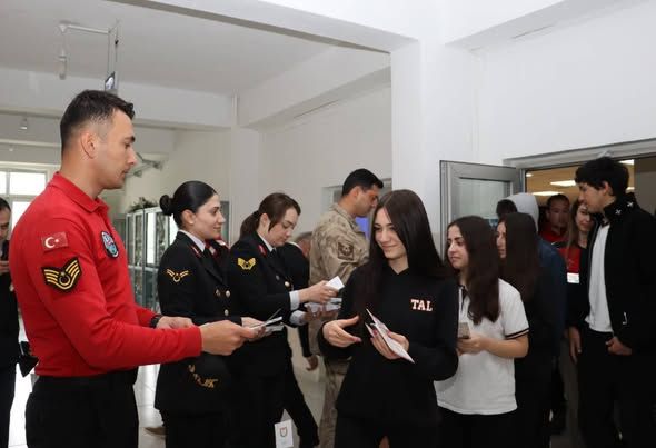 TunceliPostasi's tweet photo. Tunceli’de JSGA tanıtımı yapıldı
https://t.co/7v30EBg9em
@sefikaygol @TunceliValiligi @jandarma @TC_icisleri @tuncelimem
#tunceli #jsga #jandarma #eğitim #kariyer #güvenlik #akademi #tanıtım #gündem #haber #trending #worldnews #viral #militaryacademy #education #career #security https://t.co/E7QHV6jepQ