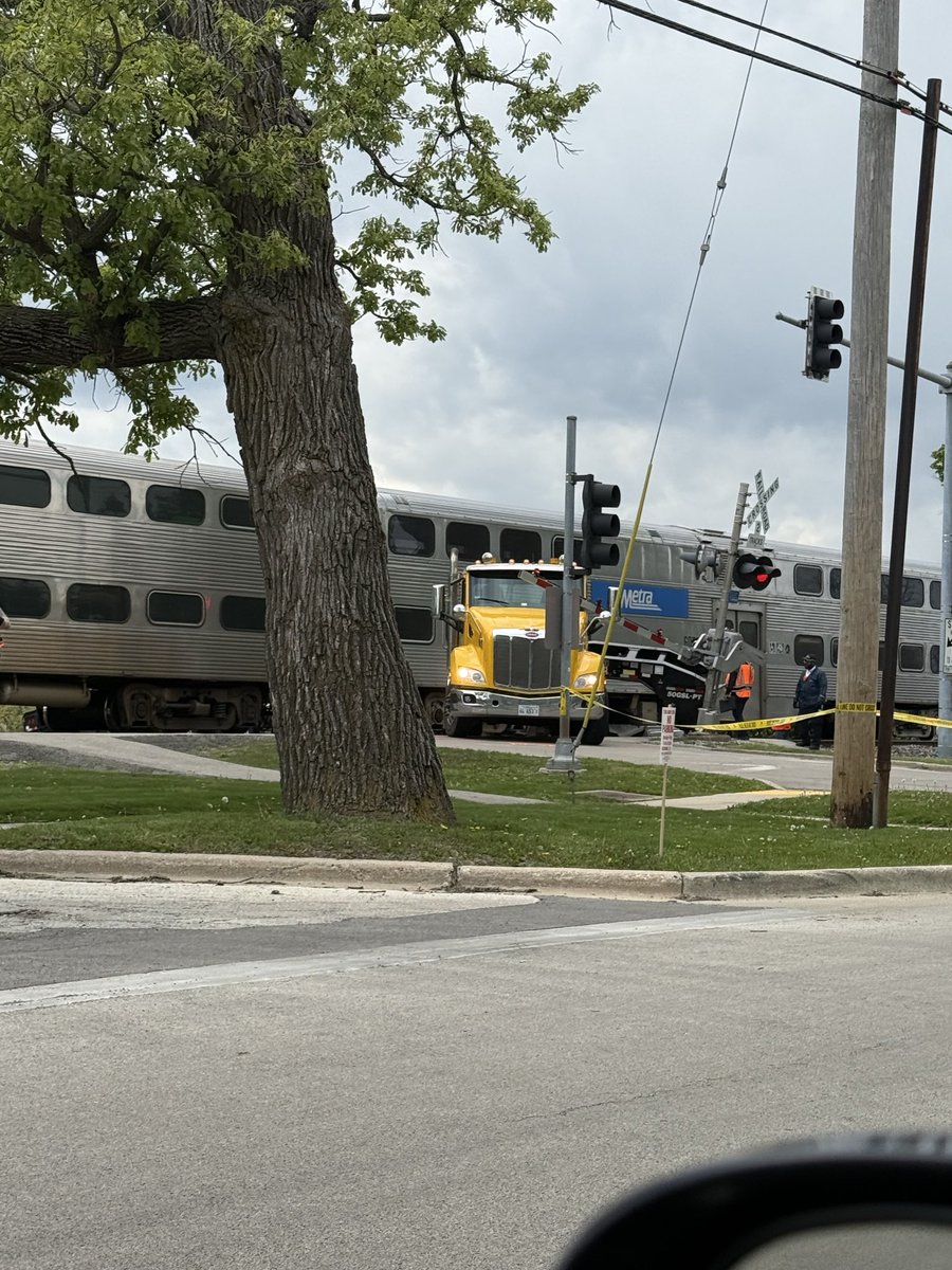 mic_mn's tweet photo. Metra delays north line https://t.co/tHCnb2ry2a