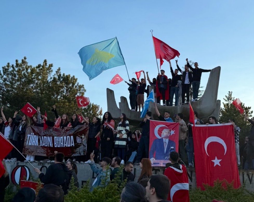 kulaguhan tweet media