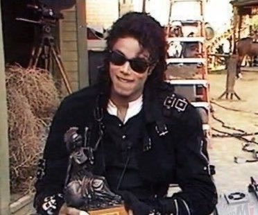 annie loves mj ౨ৎ tweet media