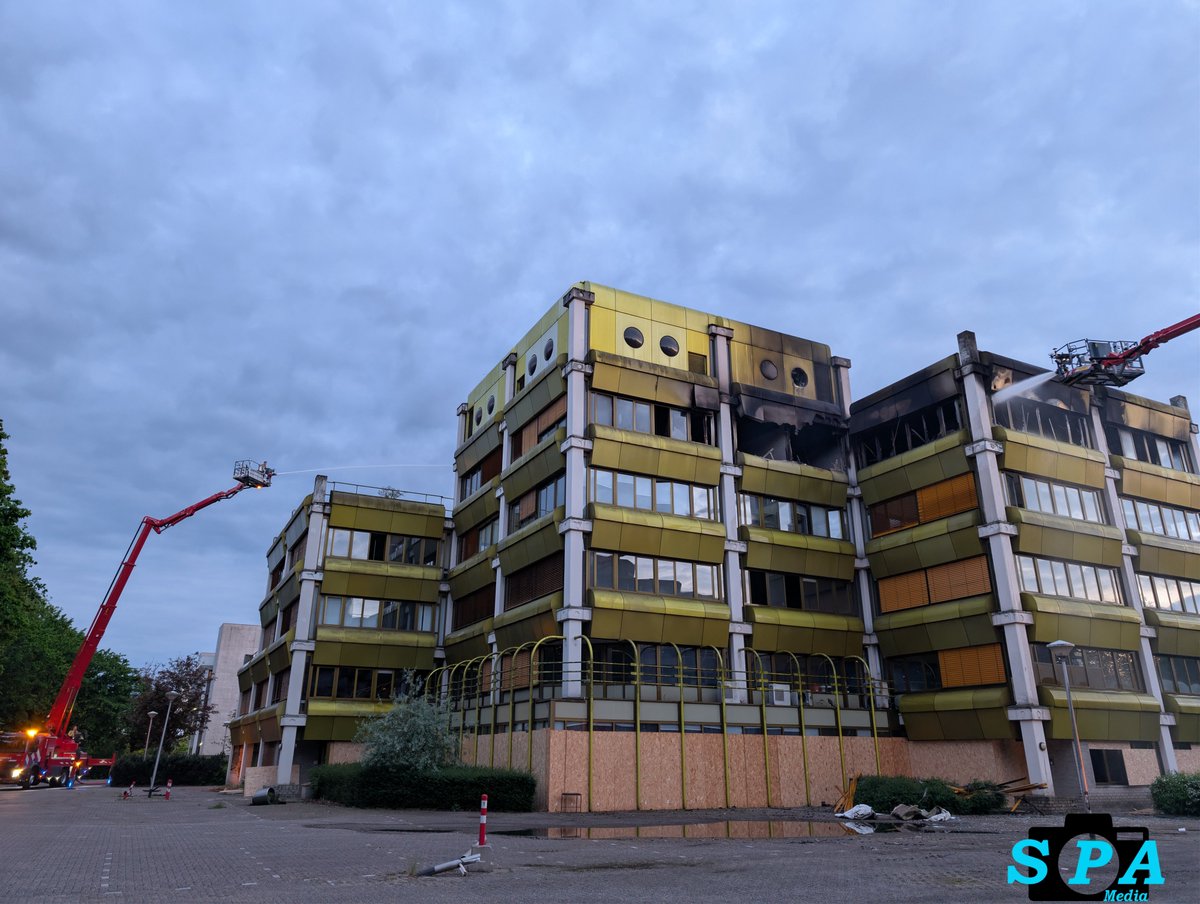 Stenen gegooid naar hulpverleners bij brand in Zoetermeer
