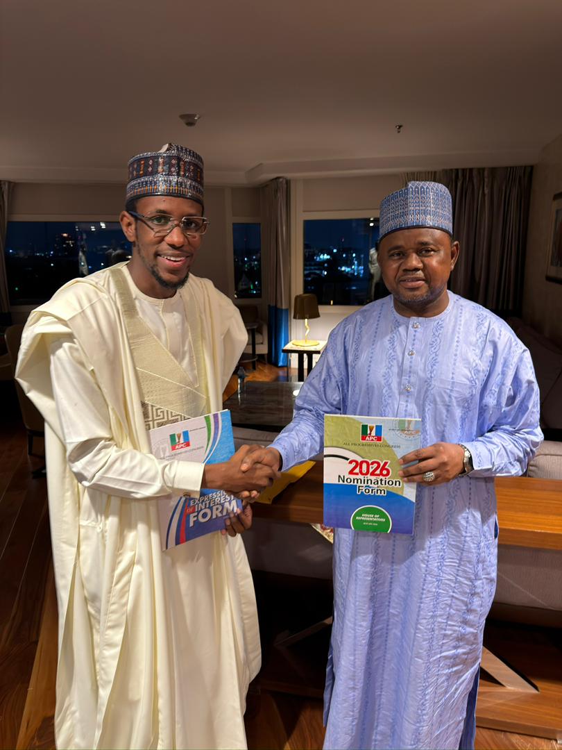 BMB1_Official's tweet photo. Hon. Allamin Kamselem today paid a courtesy visit to the APC Governorship Candidate, Engr Mustapha Gubio, where he formally presented his Expression of Interest and Nomination Forms for the MMC Federal Constituency House of Representatives seat.

The visit marks a major step in his Mandate2027 journey to deliver quality representation and real progress to the people of MMC.

“Together, we move forward for a better tomorrow. In Sha Allah.”

#Mandate2027 #MMC #KamselemForReps