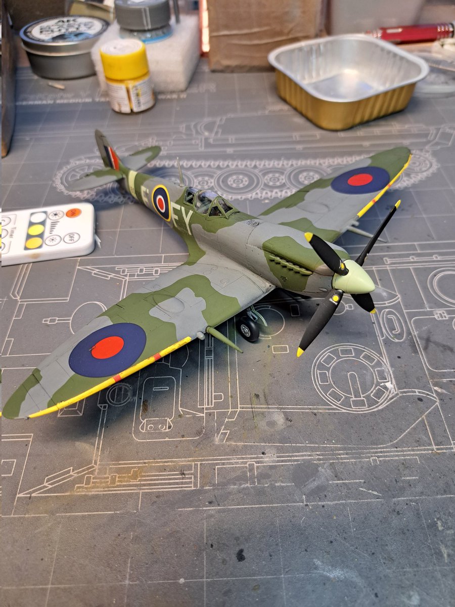 fudge_67's tweet photo. #Justforfunscalemodels
#JFFCancerResearch
#ICM #Spitfire #mkIX update;
Clear coat done, panel line wash followed by a flat coat. Canopy masks removed. Just the exhausts to paint along with the tailwheel then some weathering 😀😀😀 https://t.co/0AxhRGy2jc