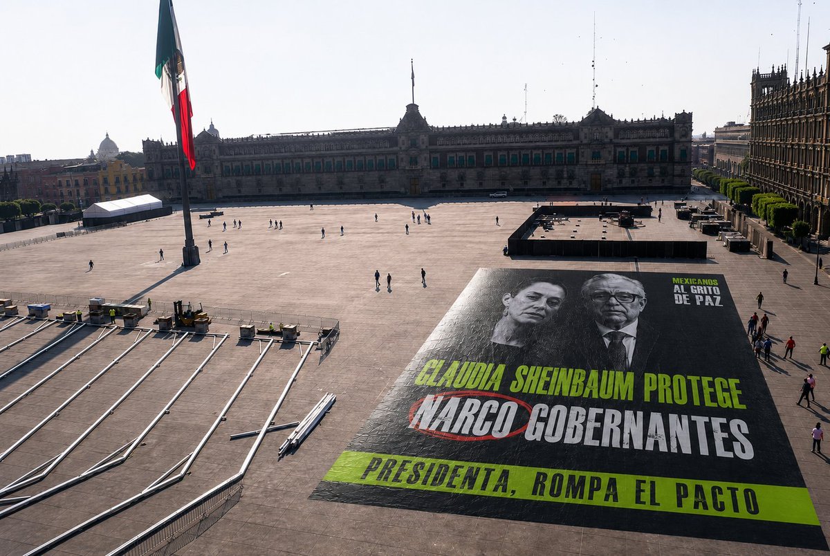 MLopezSanMartin's tweet photo. La lona de @mexicanosgritan que generó incomodidad:

"Claudia Sheinbaum protege a narco-gobernantes" https://t.co/9CXVetb2Eb
