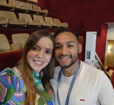 Si fue contratado por Camila Flores bajo la modalidad de la "Cuota Flores", el ahora diputado Zamora, como funcionario público, está obligado, por probidad, a denunciar. Si no lo hace, debe dimitir como diputado o ser obligado a hacerlo.
No lo digo yo, lo dice la Ley.
<a href="/Camara_cl/">Diputadas y Diputados de Chile</a>
