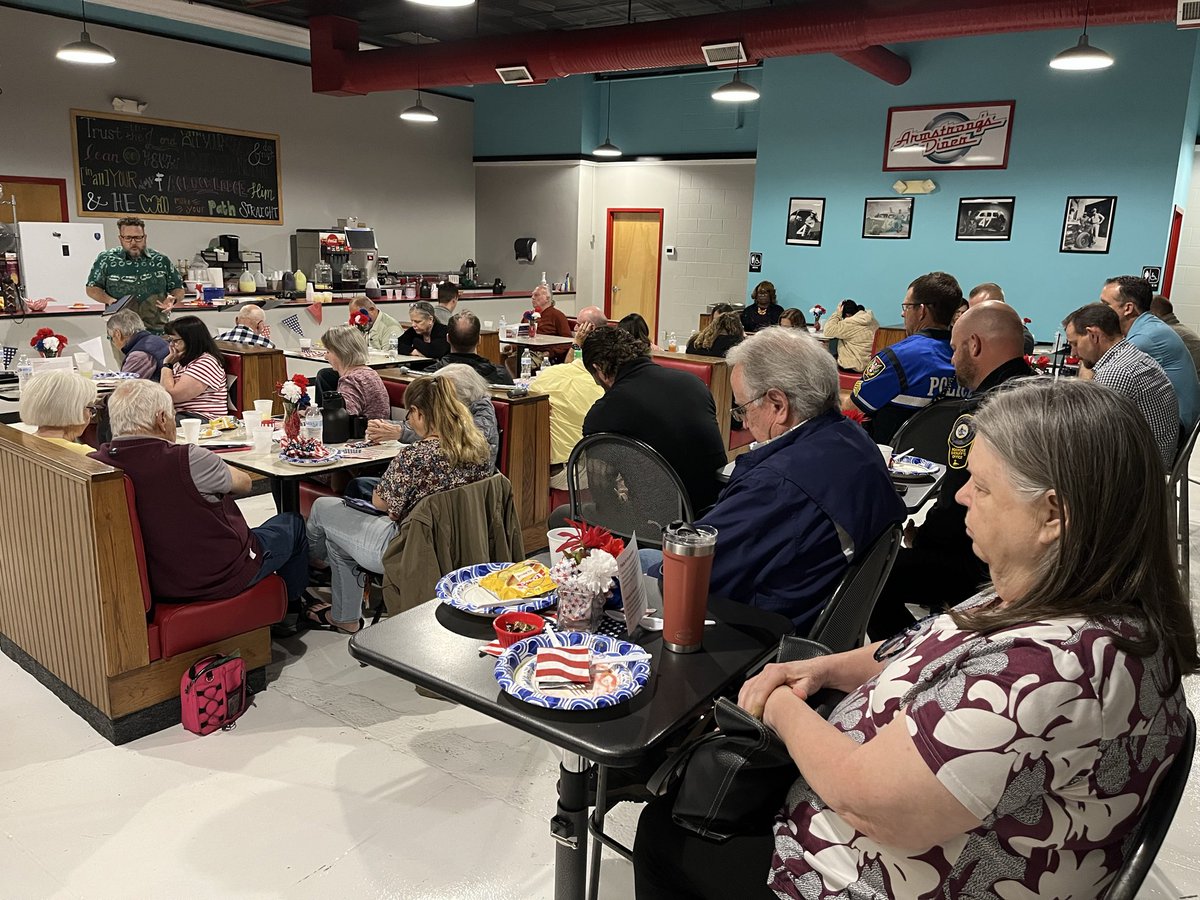 str8st's tweet photo. We appreciate the wonderful meal today from Mission BBQ. Also, thank you Jonathan Archer for sharing your heart and love for Jesus today as we gathered for our monthly prayer lunch and The National Day of Prayer. https://t.co/zUcAPmwoIm