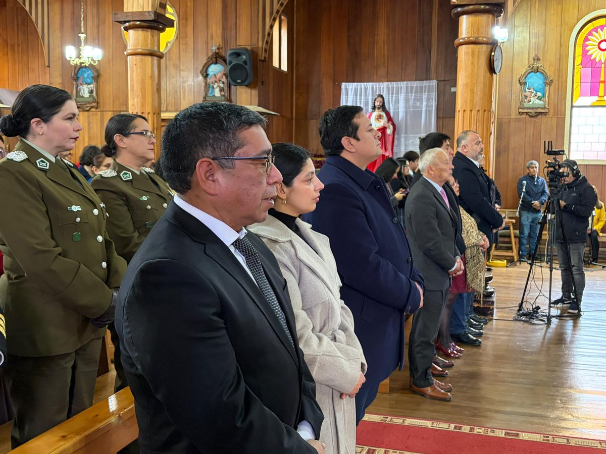 Giovimoreira's tweet photo. Hoy celebramos el 424° aniversario de la comuna de #Calbuco 🇨🇱 Compartiendo junto a la comunidad, dirigentes, alcalde Marco Silva, diputado Alejandro Bernales y concejales, en distintas actividades que reflejan el orgullo y la identidad de esta tierra. https://t.co/NMalXdltab