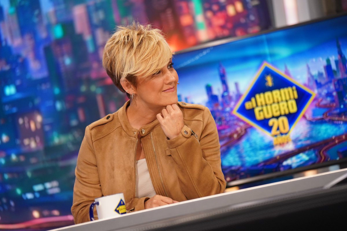 El_Hormiguero's tweet photo. Tertulia de actualidad con Pablo Motos, @cristina_pardo, @Tamara_Falco_, @nuriarocagranel y Juan del Val #TCMSEH https://t.co/0XDbPmkUZK