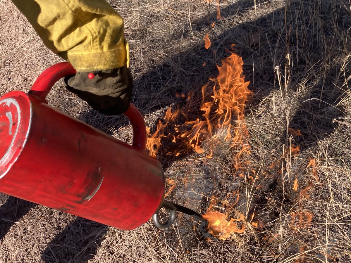 ShawneeNF's tweet photo. Wildfire response is always coordinated, unified and centered on public safety. Everyday. Everywhere. For everyone. Here’s how we are prepared for fire season: https://t.co/Aehge12STC https://t.co/hxxLjS8Wyk