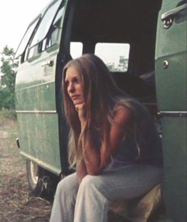 Feliz aniversário a atriz Marilyn Burns! A grande final girl Sally Hardesty! Que completaria hoje 77 anos.