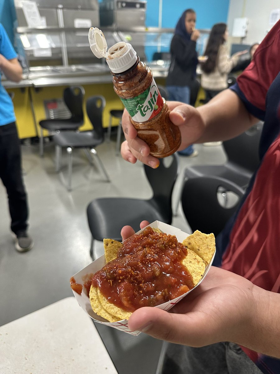 ECHS_MNPS's tweet photo. SHOUT OUT to our “NACHO AVERAGE STUDENTS” that demonstrated GROWTH 🪴 on at least one of their Q3 district benchmarks (English, Math, and/or Biology). 💪🏽🧠 #ECHSLevelUp #HSDualEnrollment @MetroSchools https://t.co/0hFSWM5HUm