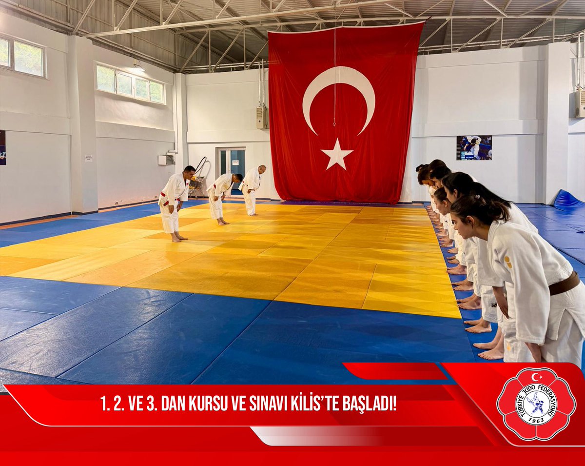turkjudo's tweet photo. 1. 2. VE 3. DAN KURSU VE SINAVI KİLİS’TE BAŞLADI

Federasyonumuzun 2026 yılı faaliyet programında yer alan 1. 2. ve 3. Dan Kursu ve Sınavı, 7-10 Mayıs 2026 tarihleri arasında Kilis’te başladı.

Kilis 7 Aralık Üniversitesi Judo Salonu’nda gerçekleştirilen kursa 25 kursiyer katılım sağlıyor. Eğitimlerde, judonun teknik bilgi birikiminin geliştirilmesi ve kuşak-dan süreçlerine yönelik uygulamalı çalışmalar yürütülüyor.

Kursta, Eğitim Kurulu Başkanı Mehmet YILMAZ ile Eğitim Kurulu Üyeleri Osman GÖKCÜL ve Prof. Dr. Önder KARAKOÇ görev alıyor.

Kurs ve sınav programı, 10 Mayıs 2026 tarihinde tamamlanacak.

#TürkiyeJudoFederasyonu