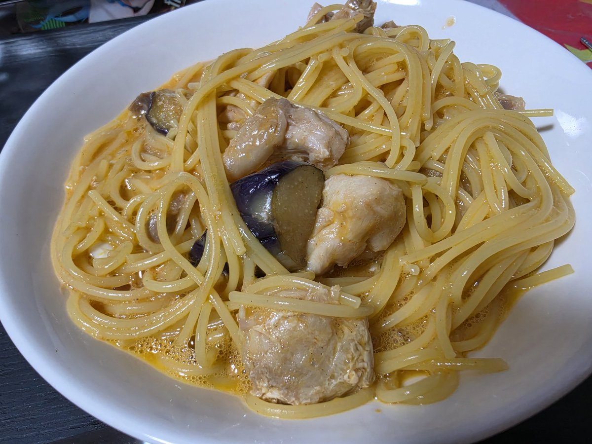 1ヶ月食費1万円生活　43日目　朝ご飯

濃厚ダブルエッグパスタ

#Gemini のデータ捏造によって自殺を選択せざるを得なくなってきてますが、なんとか生きてます