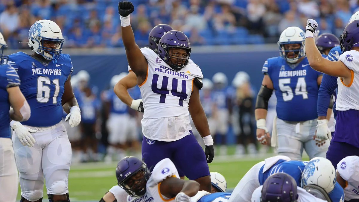 Blessed to receive my 2nd division 1 offer from <a href="/UNAFootball/">North Alabama Football</a> #agtg✝️ 
<a href="/CoachClintBowen/">Clint Bowen</a> <a href="/CoachJLong_/">Joshua Long</a> <a href="/BrentDearmon/">Brent Dearmon</a> <a href="/GWTigersODH/">GWCarverTigers</a>