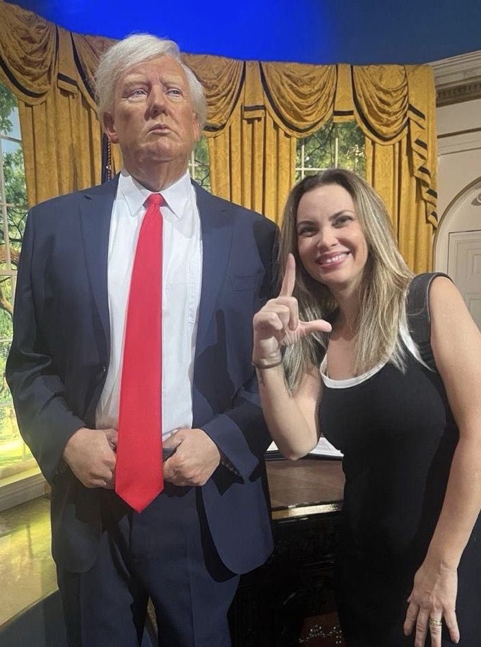 linabsb's tweet photo. @JFreiress_ @LulaOficial @POTUS Lulaaa! https://t.co/K30ndnrYB4