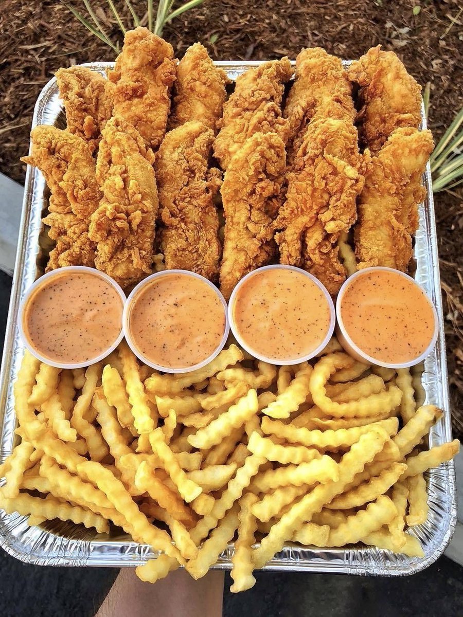 FoodPleaser's tweet photo. Cane’s platter 🍗 https://t.co/p1kWpXJvsi