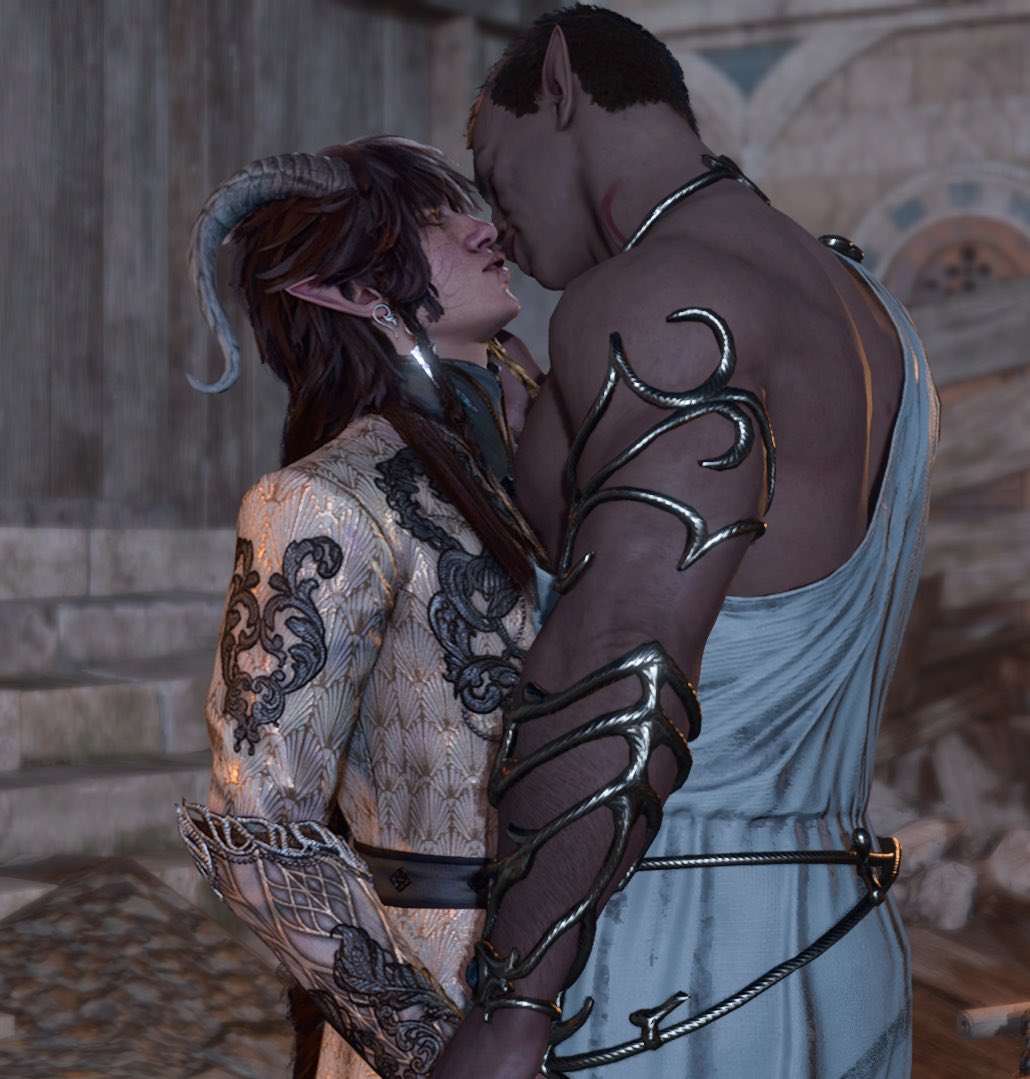 evilarvve's tweet photo. My pretty tavs teehee https://t.co/PlbpLZwXYJ
