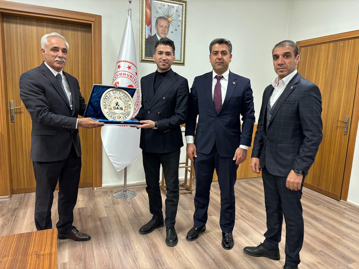 senar_van's tweet photo. Bugün saray kaymakamı sayın Hasan Ali Kurt bey DAİB Heyeti olarak makamında ziyaret ettik ilgi ve alakalarından dolayı kendisine teşekkür ederiz https://t.co/5FgLylp8Qe