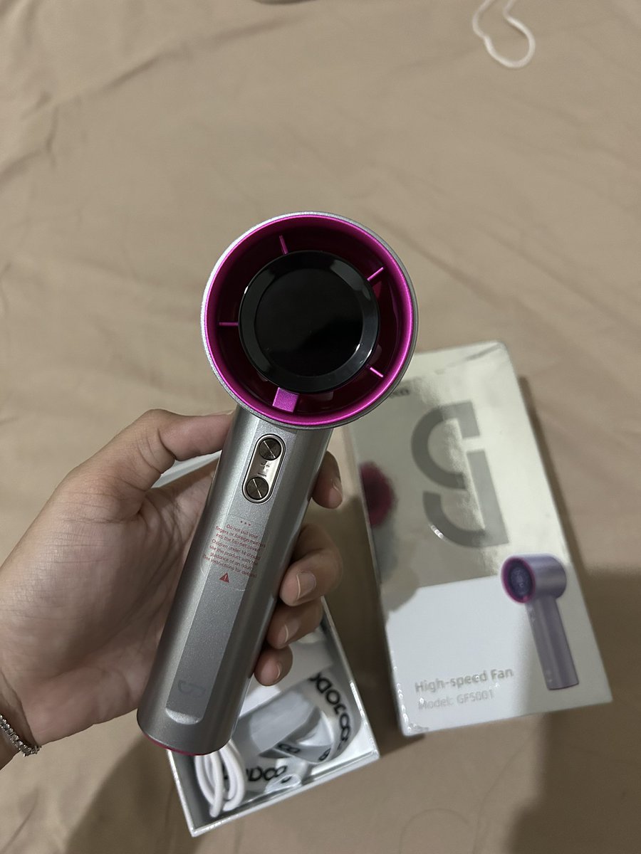 nindapages's tweet photo. wts kipas angin portable gojodoq, masih baruu yeas, fullshet (dibuka plastiknya cm buat kebutuhan konten) 

170rb, bisa oren (termasuk admin)

tag 
wts wtb kipas angin gojodooq gojodoq prelove kipas angin https://t.co/sSCXjg4D1D