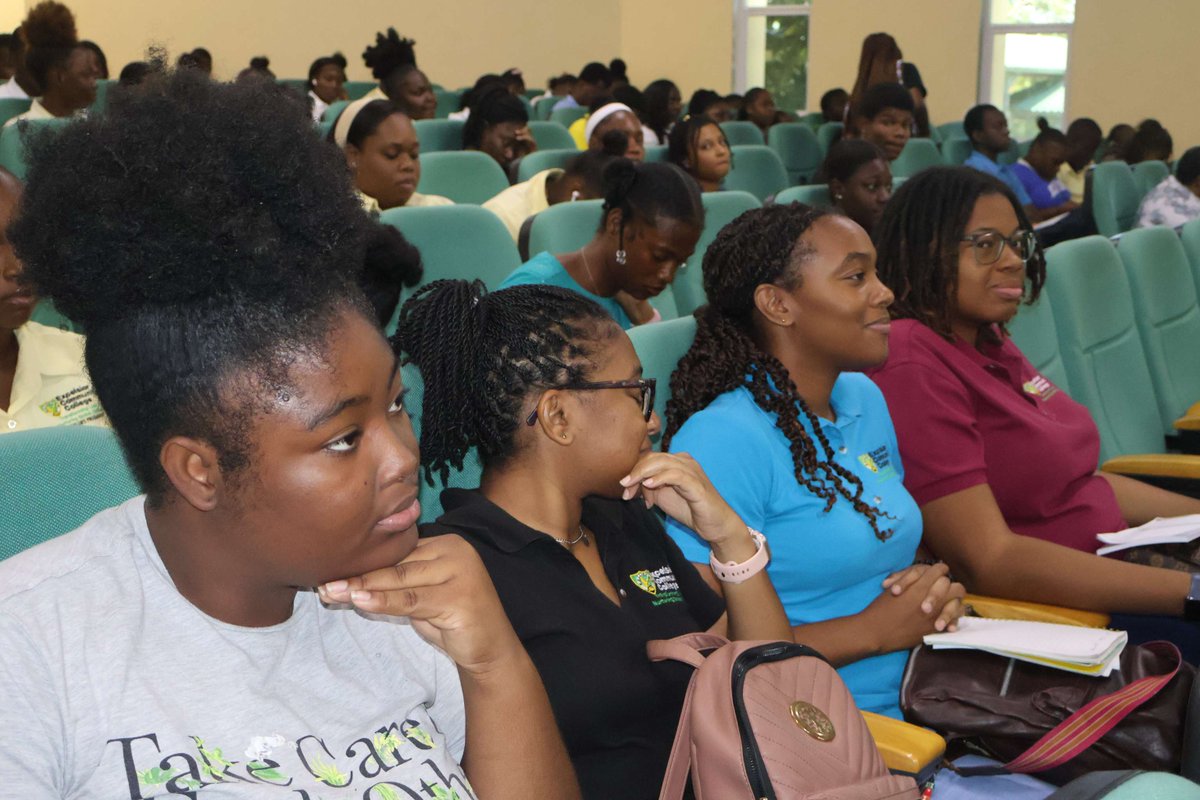 USEmbassyJA's tweet photo. Deputy Public Affairs Officer Paul Stilley met with Jamaican tertiary students at Excelsior Community College on April 27, 2026 as they prepare to participate in the #BridgeUSA Summer Work Travel Program.
"This is a unique opportunity to broaden your perspective, build lasting connections, and contribute to greater understanding between cultures," he said during the event.
More than a work opportunity, this program is a chance for meaningful #CulturalExchange. As participants travel to the United States, they will share Jamaica’s culture, build lasting connections, and experience everyday life in American communities.
We wish them a safe, successful, and rewarding summer as they represent Jamaica with pride, professionalism, and respect — and #TravelResponsibly every step of the way. 🇯🇲🇺🇸
