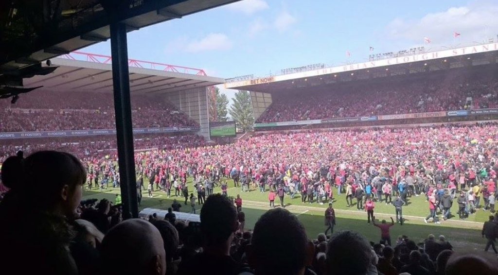 Awaydays23's tweet photo. ON THIS DAY 2017: Nottingham Forest celebrate survival at home to Ipswich Town #NFFC https://t.co/tX1p1uKVAd
