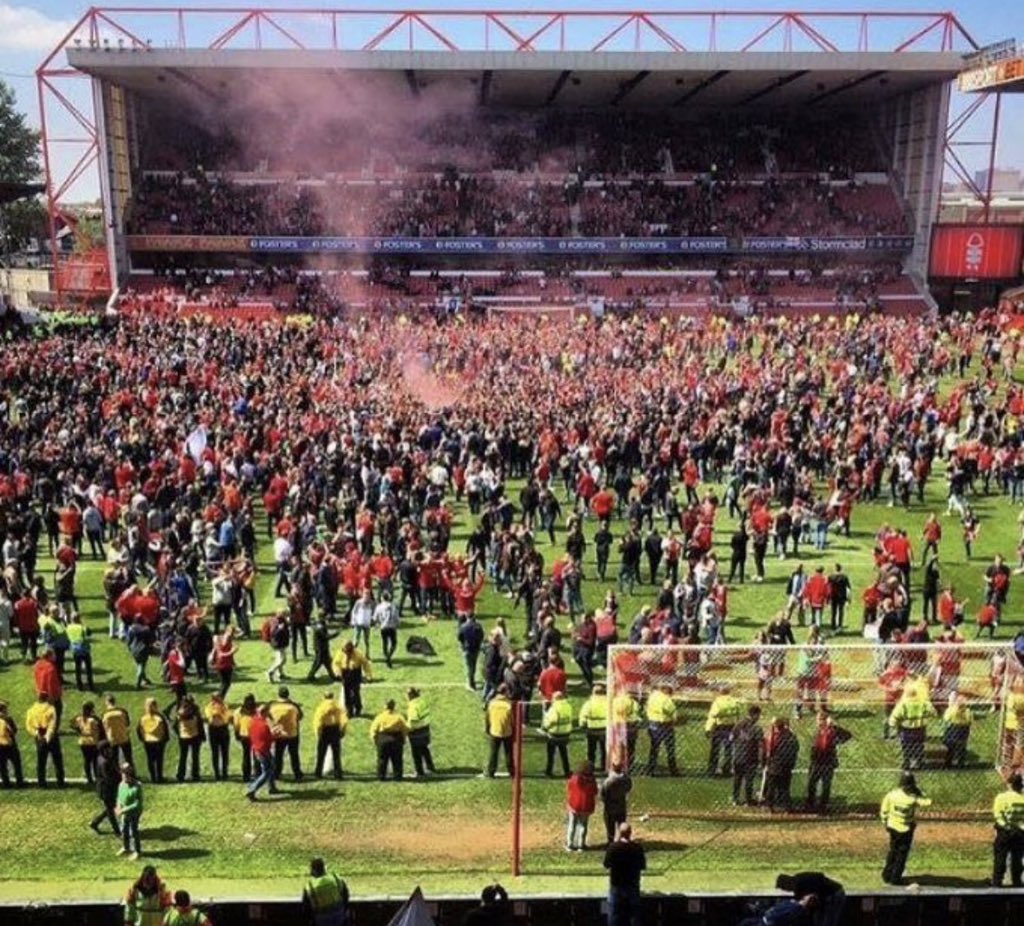 Awaydays23's tweet photo. ON THIS DAY 2017: Nottingham Forest celebrate survival at home to Ipswich Town #NFFC https://t.co/tX1p1uKVAd
