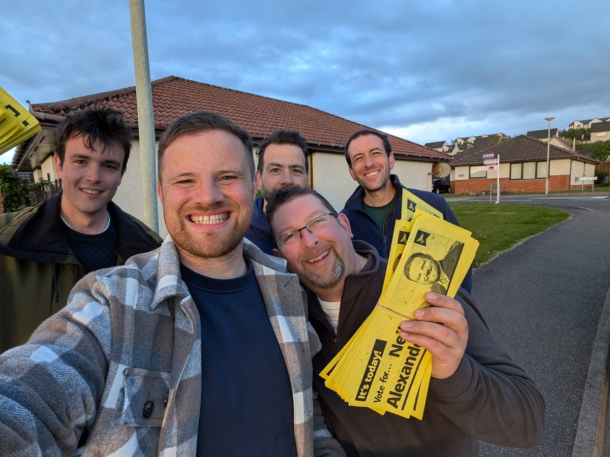NeilAlex94's tweet photo. And that's us! 🔶

What a day, what a campaign

From the bottom of my heart, a massive thank you to every single person in my amazing team for all of your support

And a massive you to the good people of Inverness and Nairn. I've loved getting to know you all, every minute of it https://t.co/dUcdApu9kE