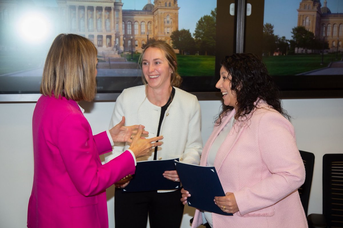 IAGovernor's tweet photo. So excited about the Department of Administrative Services’ HR initiative to modernize the state’s internship program and attract top talent to public service careers. Thank you, Laina and Tyler! #PublicServiceWeek https://t.co/onCaG2NOOc