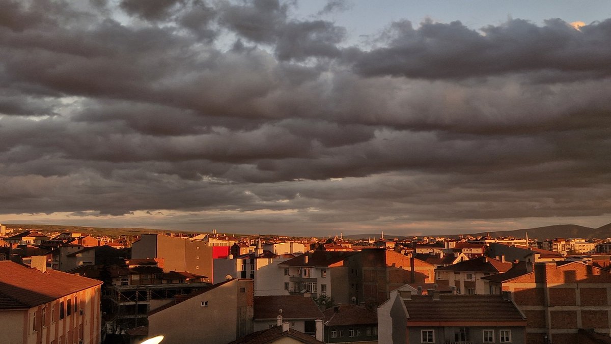 nesibesrn's tweet photo. Zamanın durmasını istediğim yerlerden birisi
O bir saat beş saat gibi geçsin mesela
Hem sakin olayım tüm havayı sonuna kadar soluyayım hem de kıpır kıpır olayım daha çok daha fazla üreteyim🫠 https://t.co/lyq0kGMAZU
