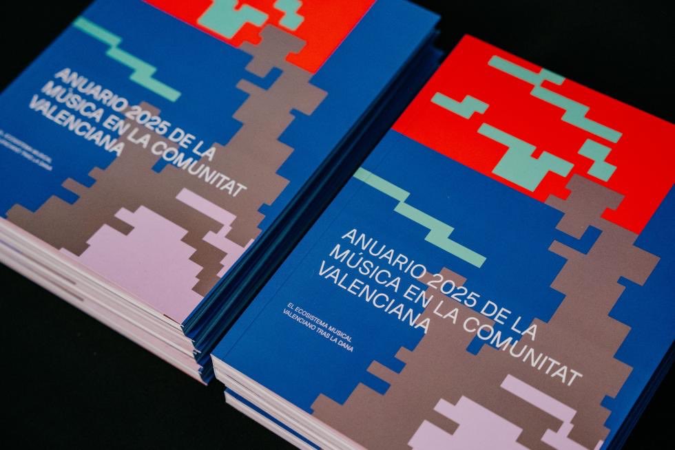 GVAcultura's tweet photo. 📙L’ @GVAivc presenta l’Anuari de la Música Valenciana en la @firallibrevlc de València 🎶

📅Divendres 8/05. 19.15 h

📍 A l’espai Palau de la Música de la Fira del Llibre de València

🎶Amb el showcase de la banda valenciana Apolo

https://t.co/ryryV7h8yI https://t.co/FvR80ttX7D