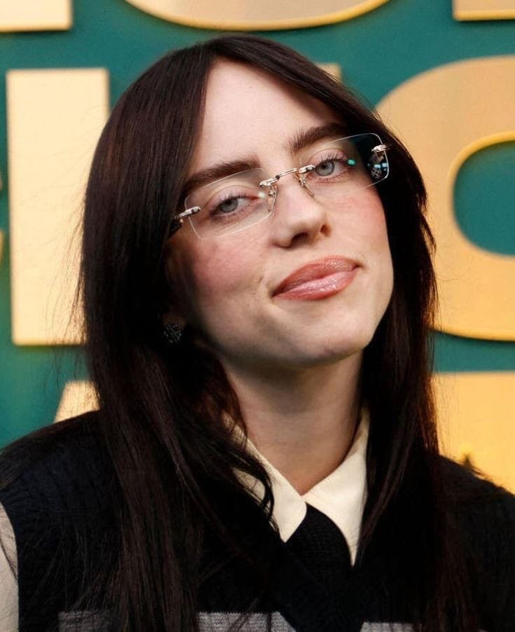 poponze's tweet photo. LINDA! Billie Eilish fala sobre Anitta e diz amar a cantora:

“A festa da Anitta foi incrível [...] Ela é uma mulher encantadora, que eu amo!” https://t.co/DV5t95879l