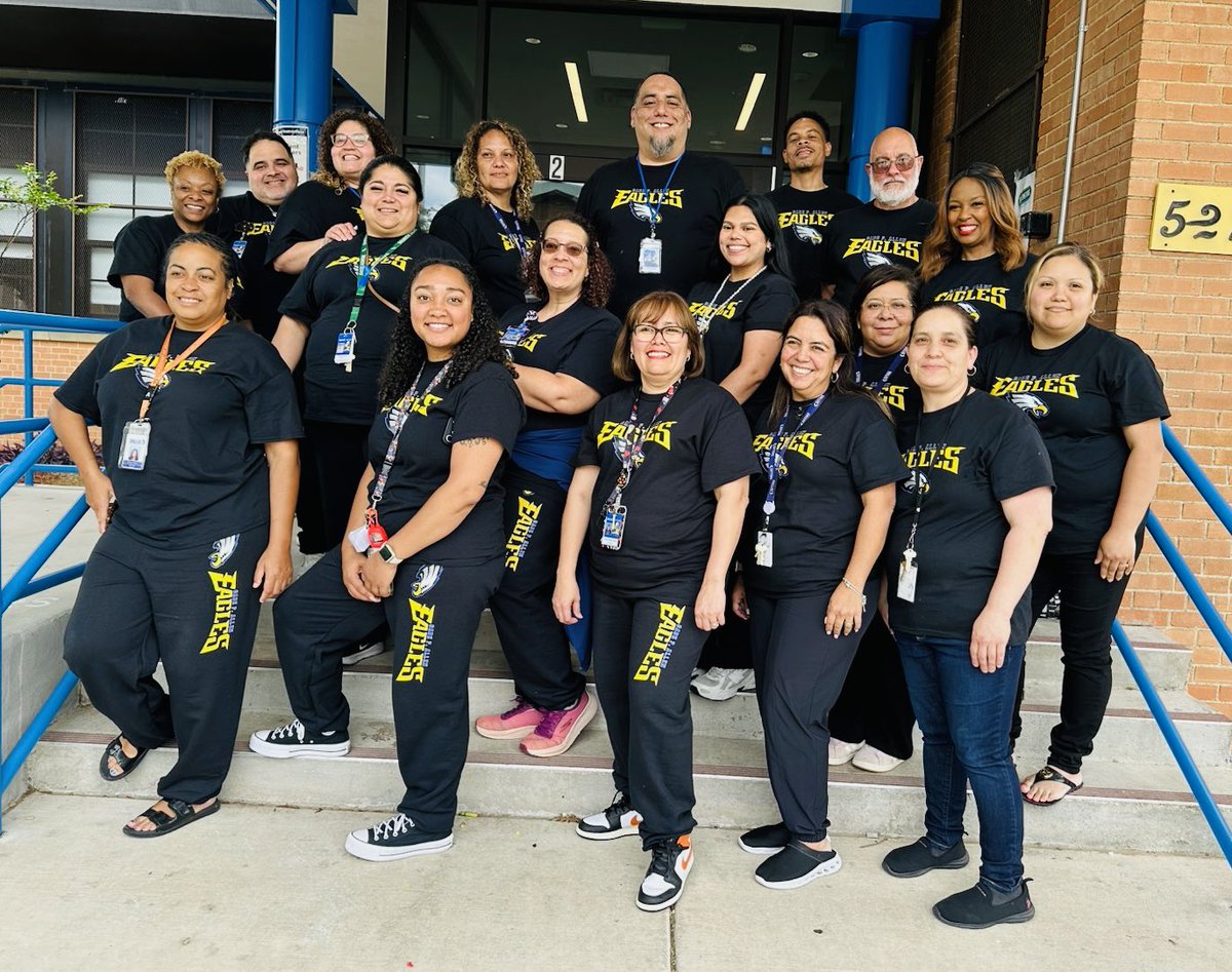 JContrerasPR's tweet photo. It’s official teachers love their new @GabeAllenEagles swag. 
@dallasschools 
@PathtoPinkston https://t.co/MGHV9x6Z0W