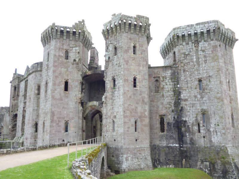 NZAllison's tweet photo. #RaglanCastle, Wales. https://t.co/USFfbgdZU6