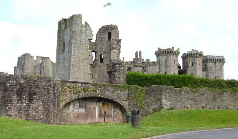 NZAllison's tweet photo. #RaglanCastle, Wales. https://t.co/USFfbgdZU6