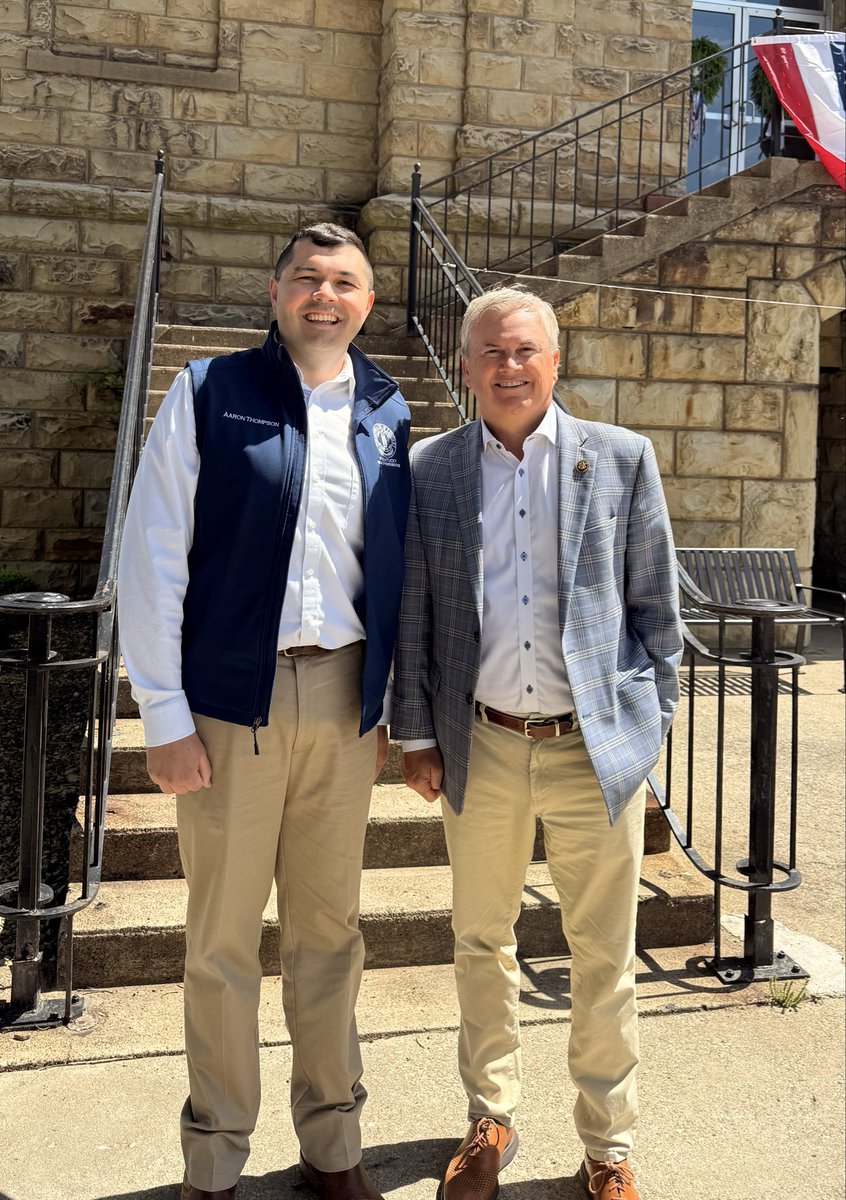 AaronThompsonKY's tweet photo. Good to see @JamesComer in Greenup County today! https://t.co/M3NqNFEMjN