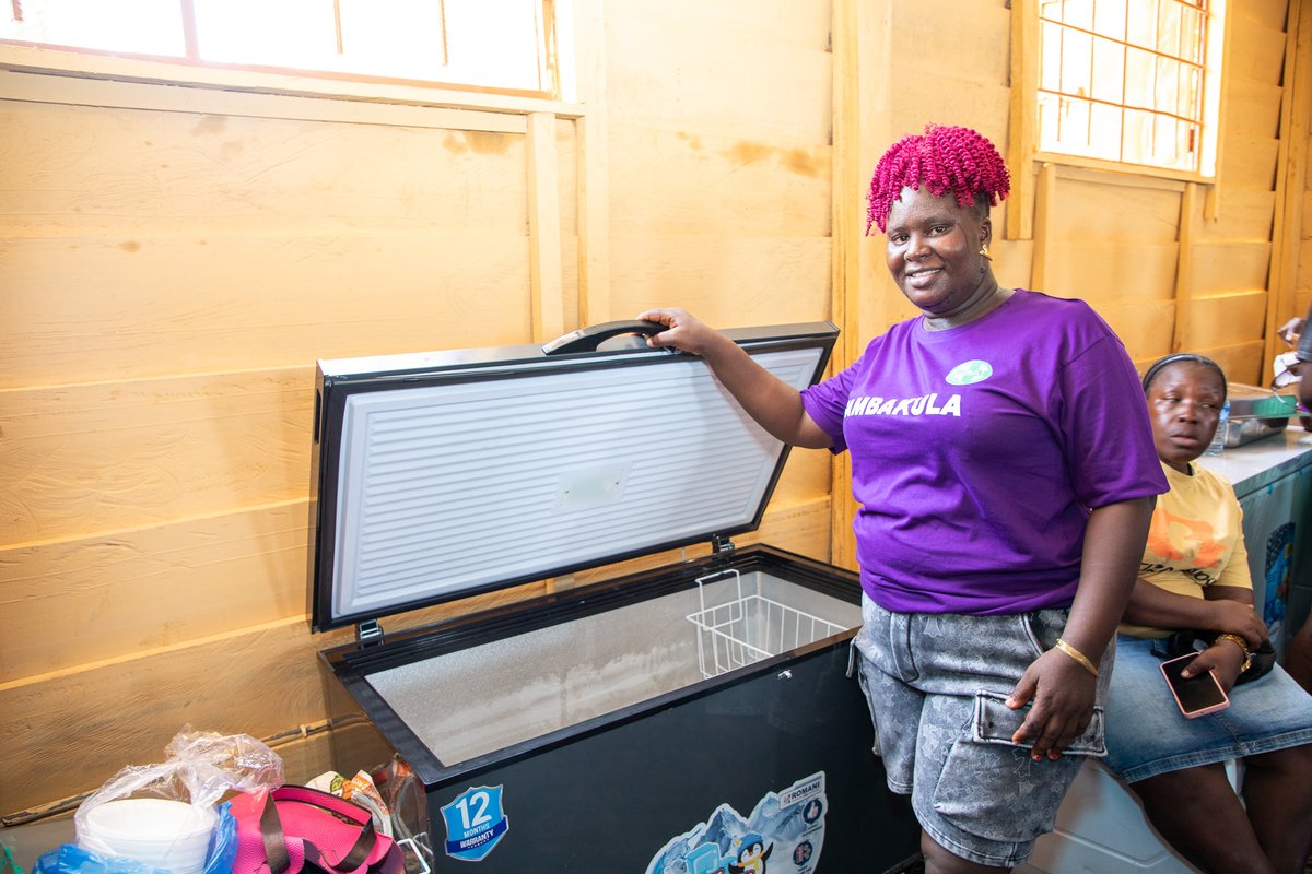 GOALSierraLeone's tweet photo. We’ve just handed over the Tambakula Ecowave Fish Market at Aberdeen Beach. For years, women here worked under the sun and rain with no proper space to sell or rest.
Now they have safer storage and cleaner facilities.
Grateful to our partners, ministries and donor Sean Curran. https://t.co/EXIjDzu1aJ