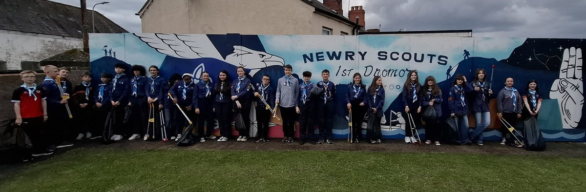 newryscouts's tweet photo. After some games our #Scouts ⚜️ completed a Litter Pick and cleaned up detritus 🚮♻️ from the Warrenpoint Road, Kilmorey Street, Chapel Road area of Newry as well as St.Marys cemetery.  #ScoutsHelpingOut #LeaveNoTrace #Litter #LoveWhereYouLive #Community #ScoutingIreland 🏐♻️🚮⚜️ https://t.co/qG96SEI7Qr