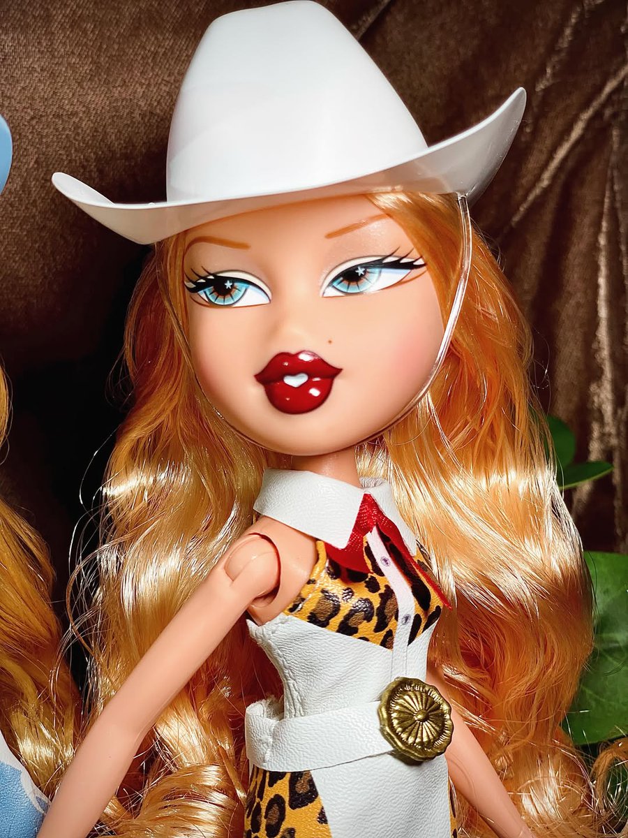 SeeingMount's tweet photo. IRL pictures of the Bratz Sassy Stampede line via lunadollz814 https://t.co/b1Yl6APEa6