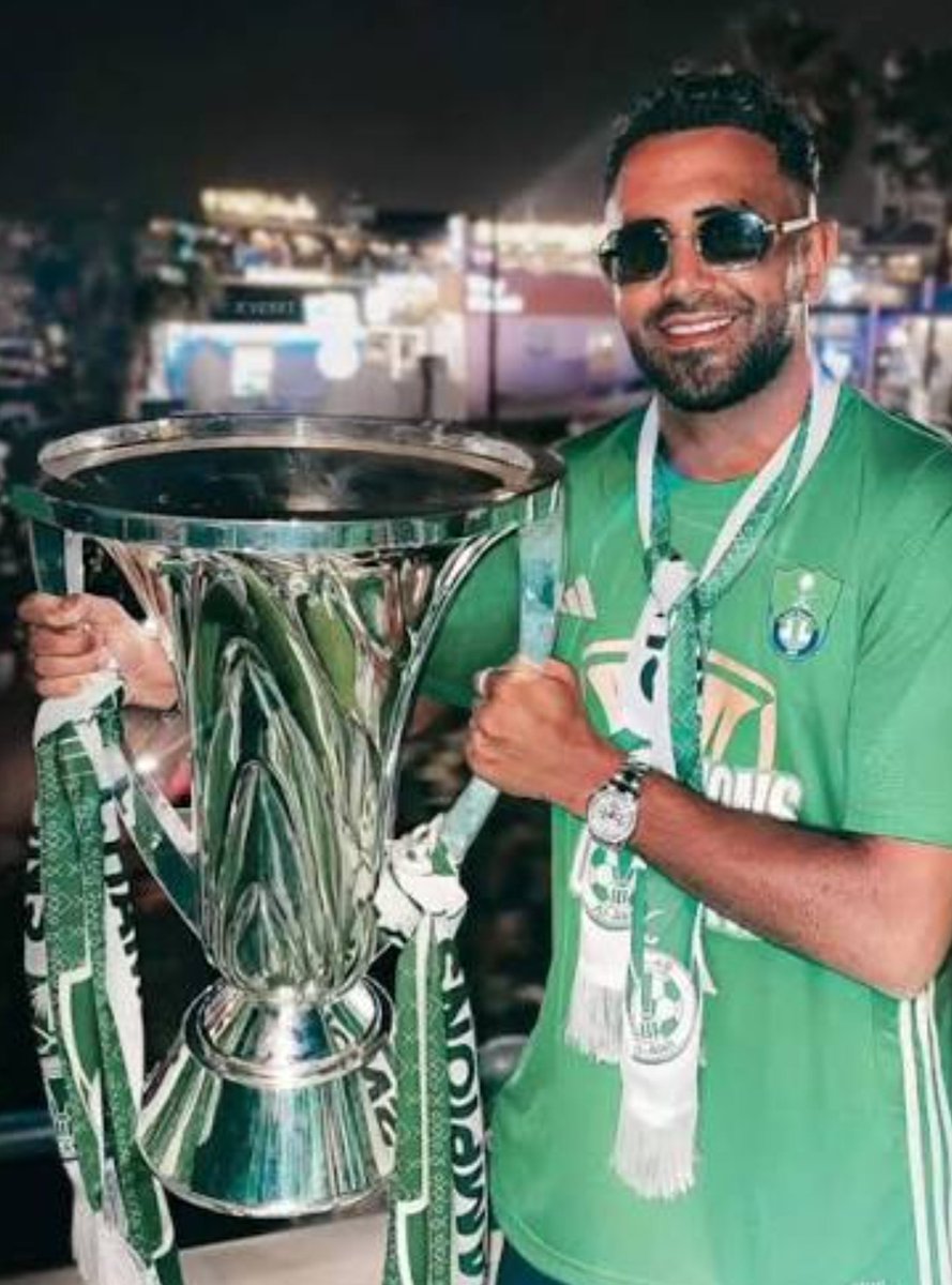 باذن الله ترفع كاس القارات ..
يا مالك القلوب الخضراء 💚
<a href="/Mahrez22/">Riyad Mahrez</a>