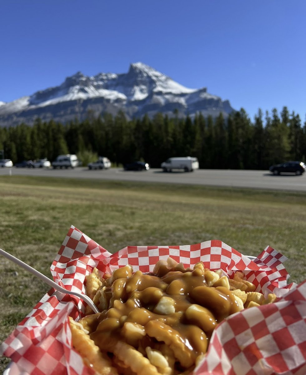 CrossingResrt's tweet photo. Escape city life &amp; retreat to our stunning remote #CanadianRockyResort on the #IcefieldsParkway! ️Breathe in fresh mountain air while indulging in our delicious #BreakfastBuffet. After a day of exploring, treat yourself to #poutine &amp; dinner in our #pub!
https://t.co/cd1fynrqBw https://t.co/iNjGuZDagx