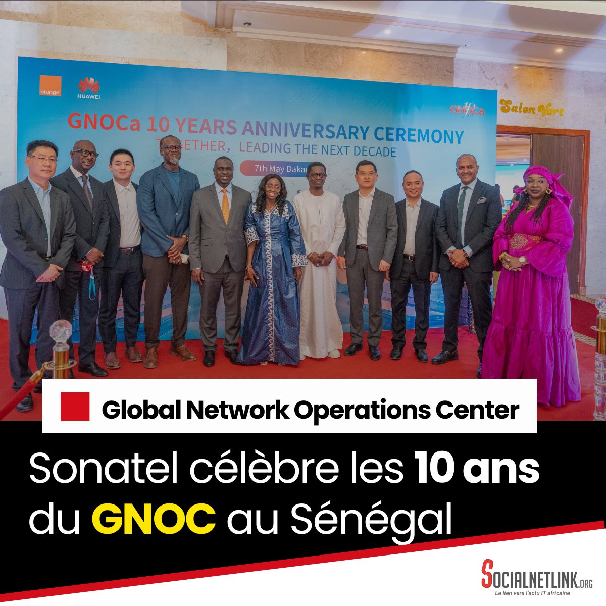 SocialNetLink tweet media