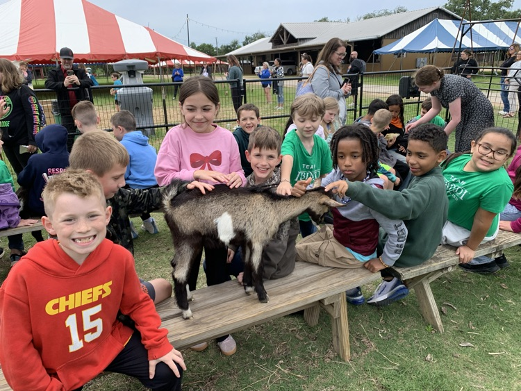 Robinson Elementary tweet media