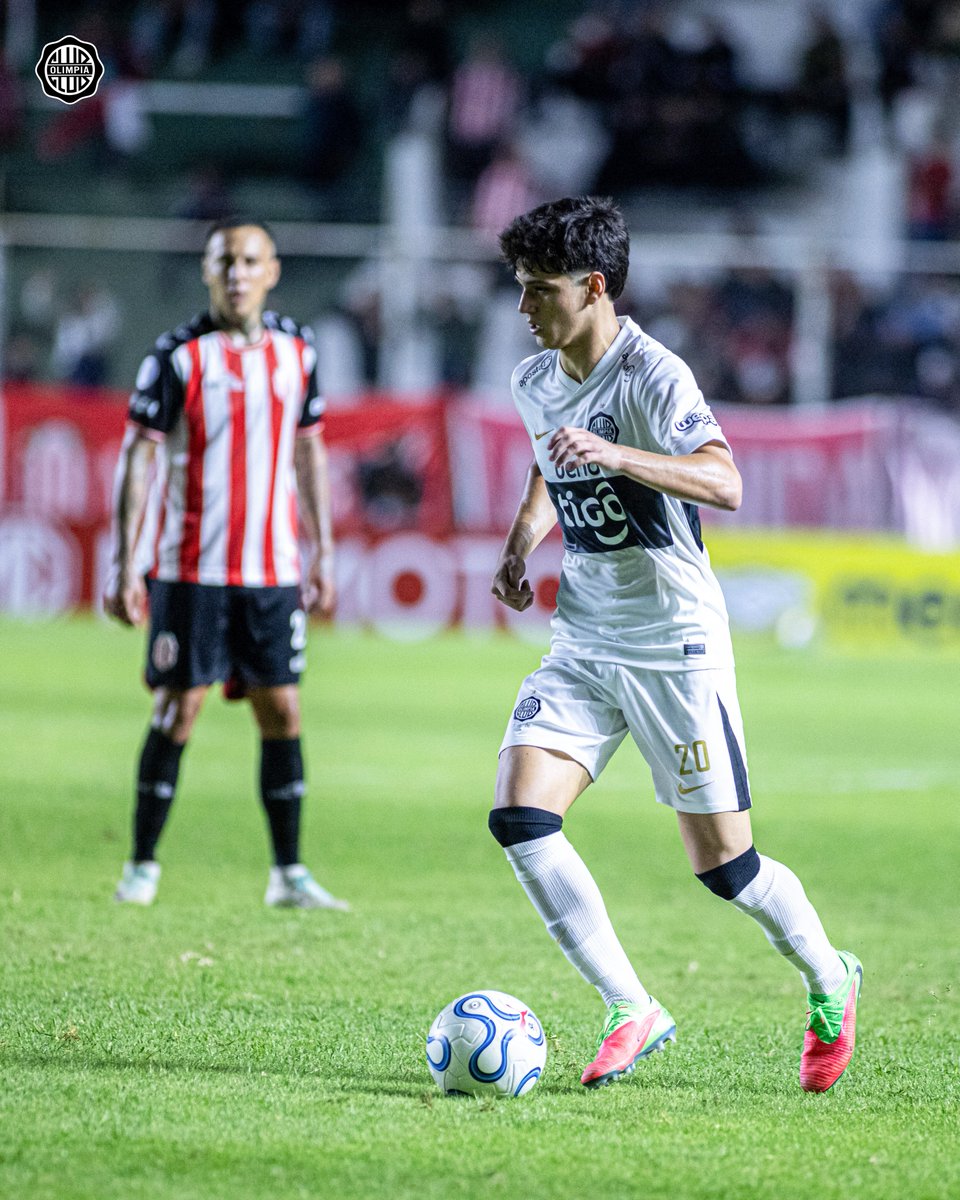 elClubOlimpia's tweet photo. 🔝 𝑪𝒂𝒏𝒕𝒆𝒓𝒂 𝒇𝒓𝒂𝒏𝒋𝒆𝒂𝒅𝒂.

¡Edu Delmás y un partidazo en la victoria de anoche! 🪄⚽️ https://t.co/dgUOTSeFqQ