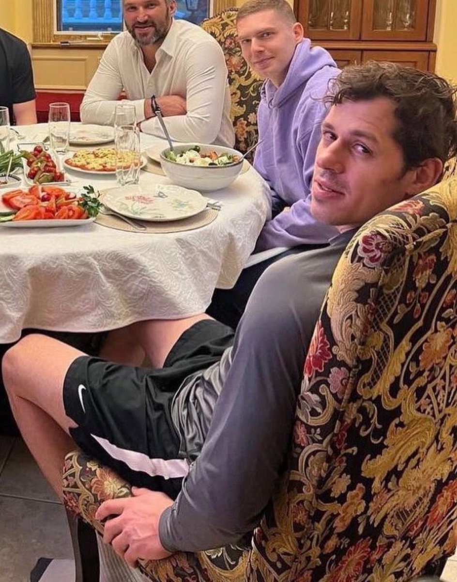 killlllljoy's tweet photo. compiling big sexy at his biggest and sexiest for research purposes pls feel free to drop ur fav big sexy pics below thx it’s for research https://t.co/8uCUciuABu