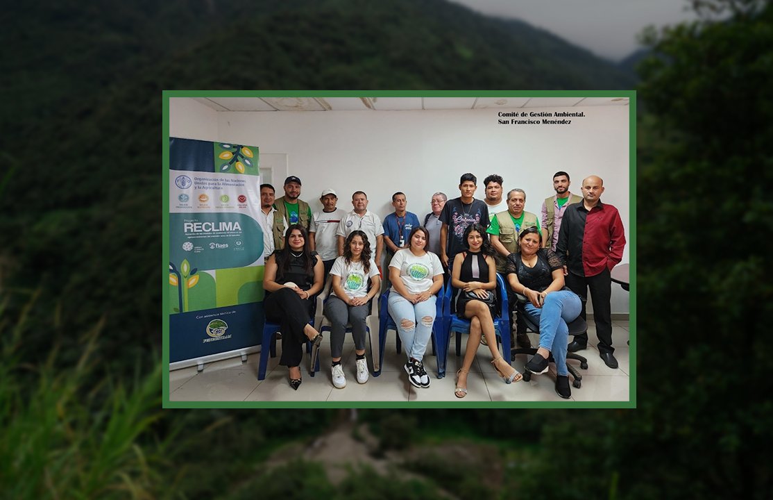 PremioSacha's tweet photo. RECLIMA fortalece la resiliencia climática en El Salvador.

🌱 50.000 personas beneficiadas
🌱 73.000+ hectáreas restauradas
🌱 3.9 millones de árboles sembrados
Comunidades restaurando ecosistemas y recuperando agua. 🌍✨
#Premiosacha #RECLIMA https://t.co/Le1TrF7QOZ