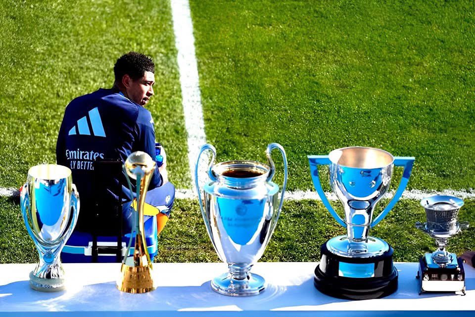 Theohernandez97's tweet photo. Clan Bellingham // Clan Mbappé. 
Tú decides en qué clan vas a estar siempre. https://t.co/qD8jkq8OWK
