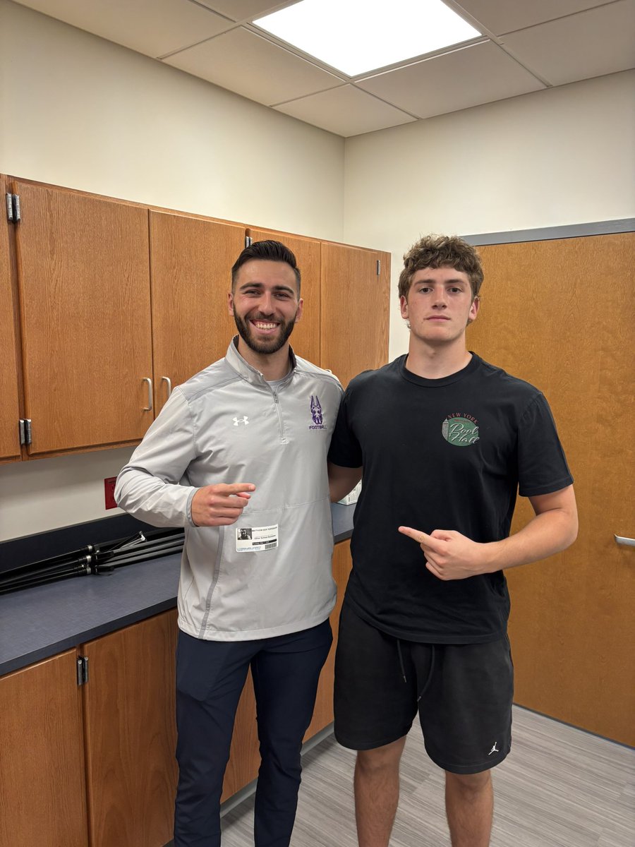 DannyGreene44's tweet photo. Thank you @CoachMDT for coming to school and having a conversation about the @UAlbanyFootball program!

@hs_mercer 
@bench424nmore 
@YAthletesF  
@HoundsGridiron 
@5StarScouting 
@KeyPlayerNation https://t.co/w3ekAAKGWo
