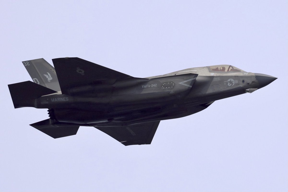 ORIONMK3's tweet photo. 2026.05.02 岩国基地　F-35B demonstration team  Bats #32 https://t.co/oUhBj8omZQ