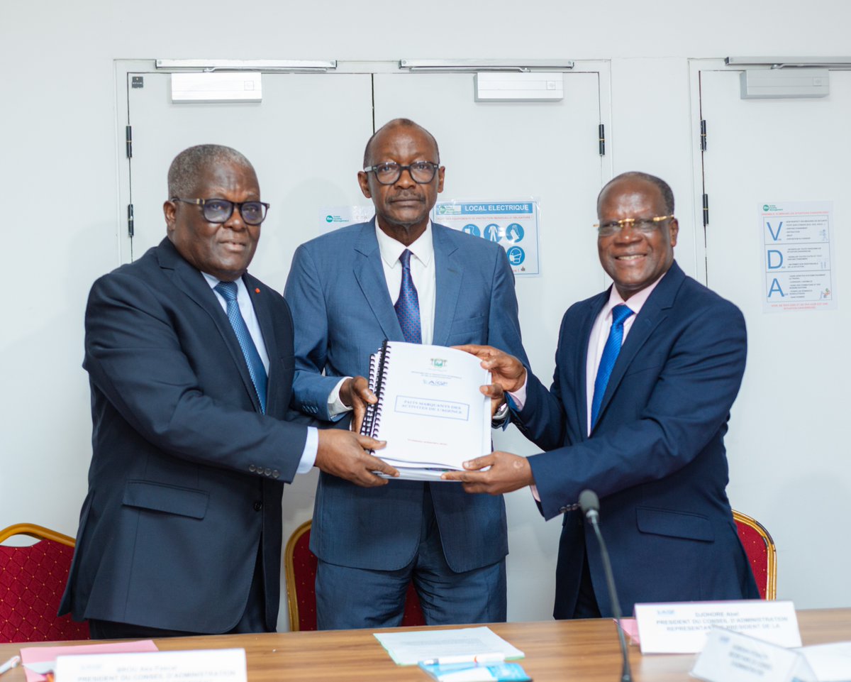 AIGF_CI's tweet photo. PASSATION DE CHARGE

En ce jour du 07 MAI 2026, à l'AIGF nous avons assisté à la passation de charge entre le PCA sortant M. BROU AKA Pascal et M. Abel DJOHORE. 
tout a été fait sous la supervision de M.KONATE Lassiné Inspecteur Technique représentant le Ministère de tutel https://t.co/PCgQiV0Zhe